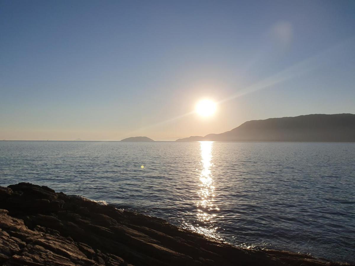 Bangalo Com Vista Para O Mar No Condominio Yacamim Ilhabela Praia Do Curral Eksteriør billede